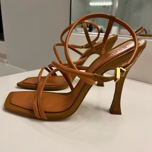 SCHUTZ BRAND NEW HEEL -10.5/40.5